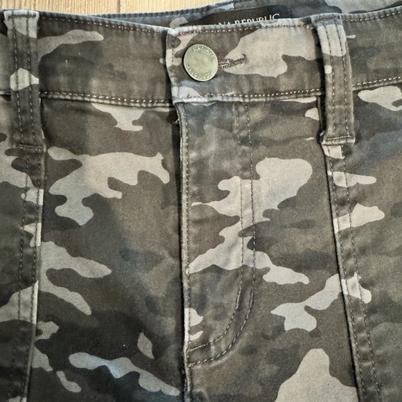 Banana Republic Camouflage Skinny Pants - Picture 4 of 7
